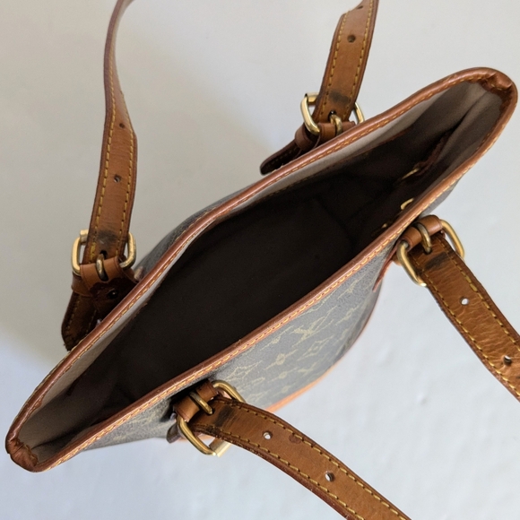 Louis Vuitton Vintage Petit Bucket Bag - Picture 13 of 16